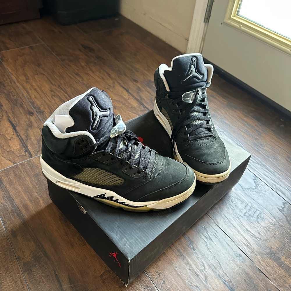 Jordan 5. 2013 retro “Oreo”. Size 9